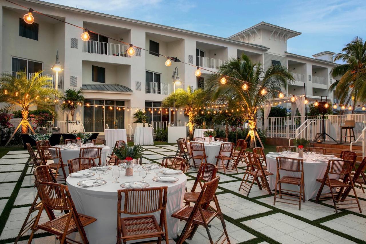 Courtyard By Marriott Faro Blanco Resort Marathon Esterno foto