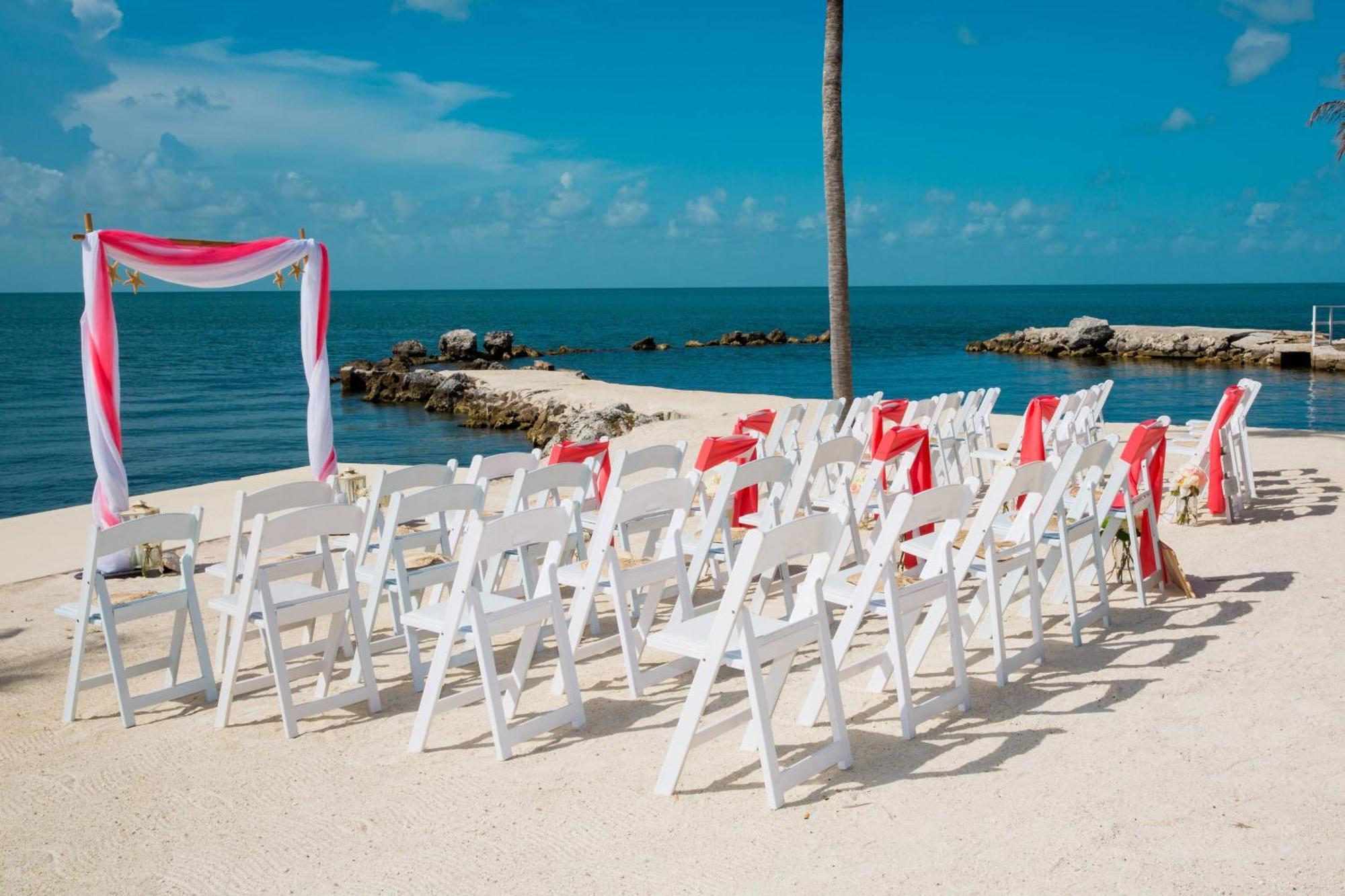 Courtyard By Marriott Faro Blanco Resort Marathon Esterno foto