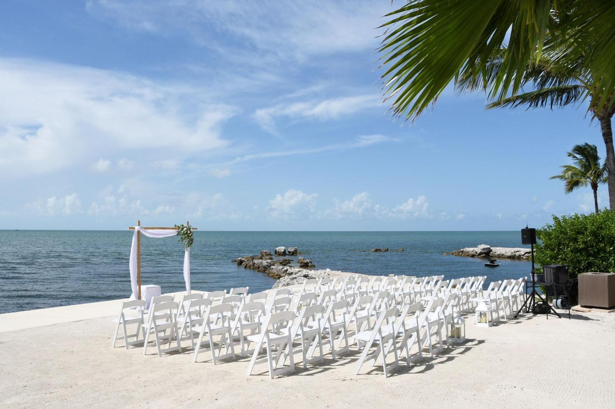 Courtyard By Marriott Faro Blanco Resort Marathon Esterno foto